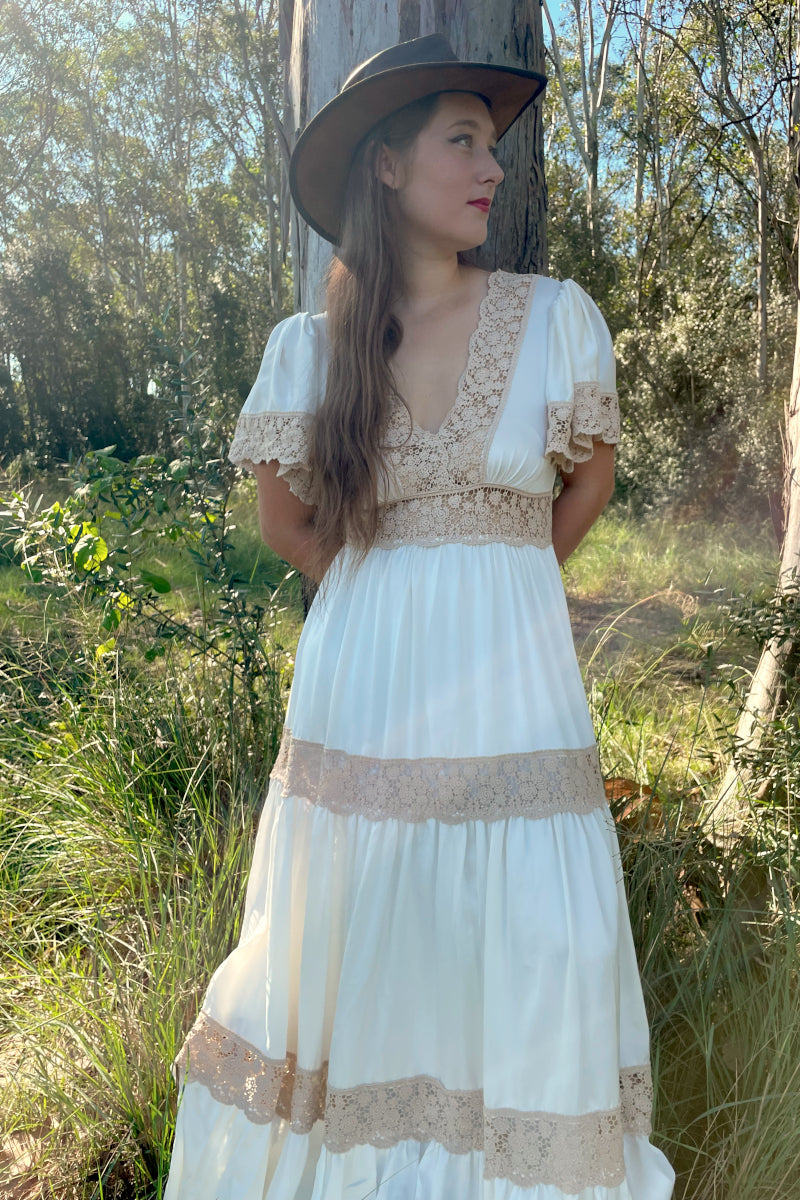 SAMPLE SALE - Folklore - size M SAMPLE SALE - Folklore - size M